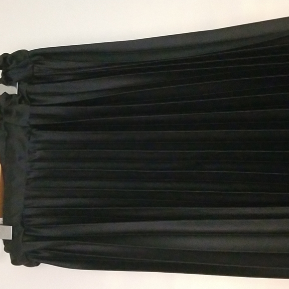 Long black silk skirt - Picture 2 of 5